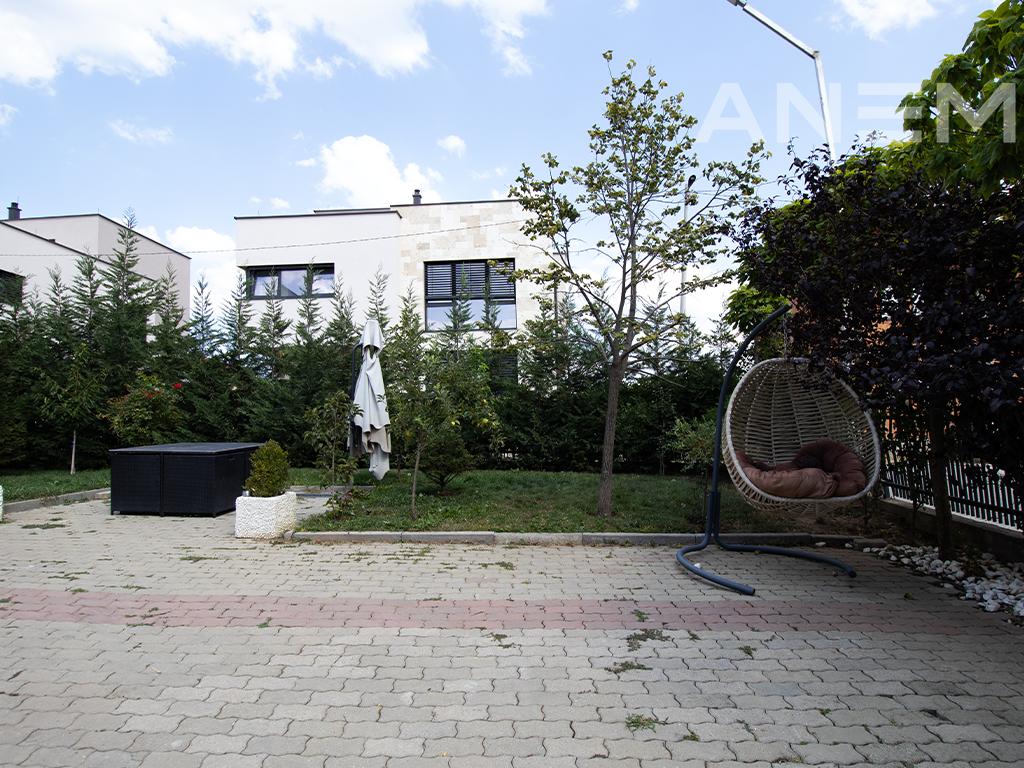 Shtëpi në shitje 420m² në Veternik