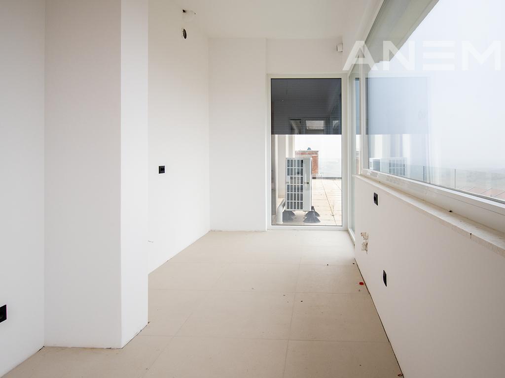 Penthouse në shitje 181.40m² + 64.95m² tarracë në Marigona Hill