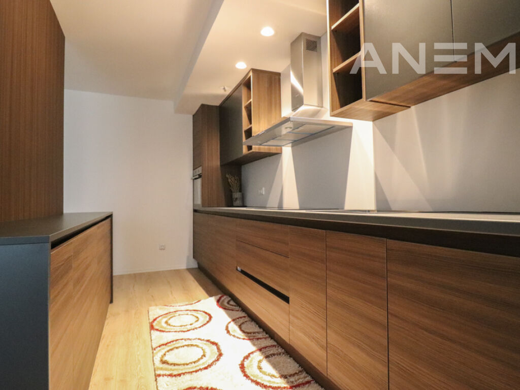 Shtëpi me qira 174m² në Marigona Residence