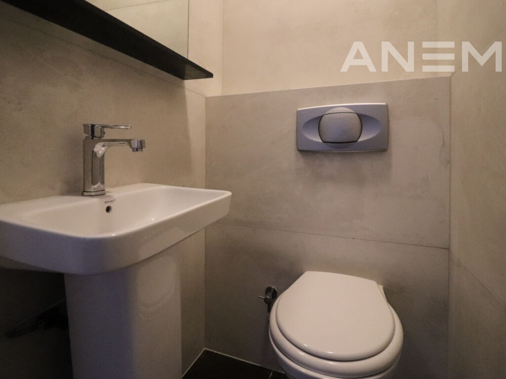 Shtëpi me qira 174m² në Marigona Residence