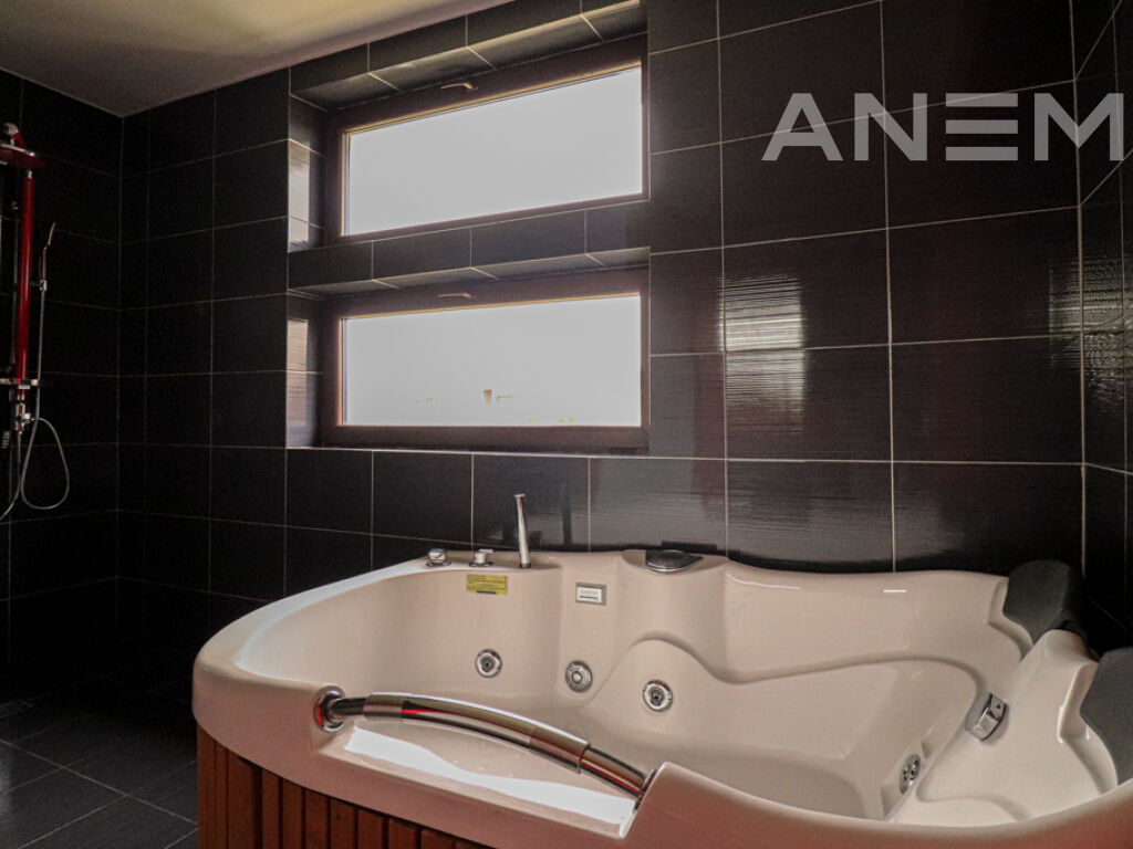 Shtëpi me qira 174m² në Marigona Residence