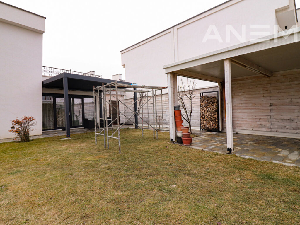 Shtëpi me qira 174m² në Marigona Residence