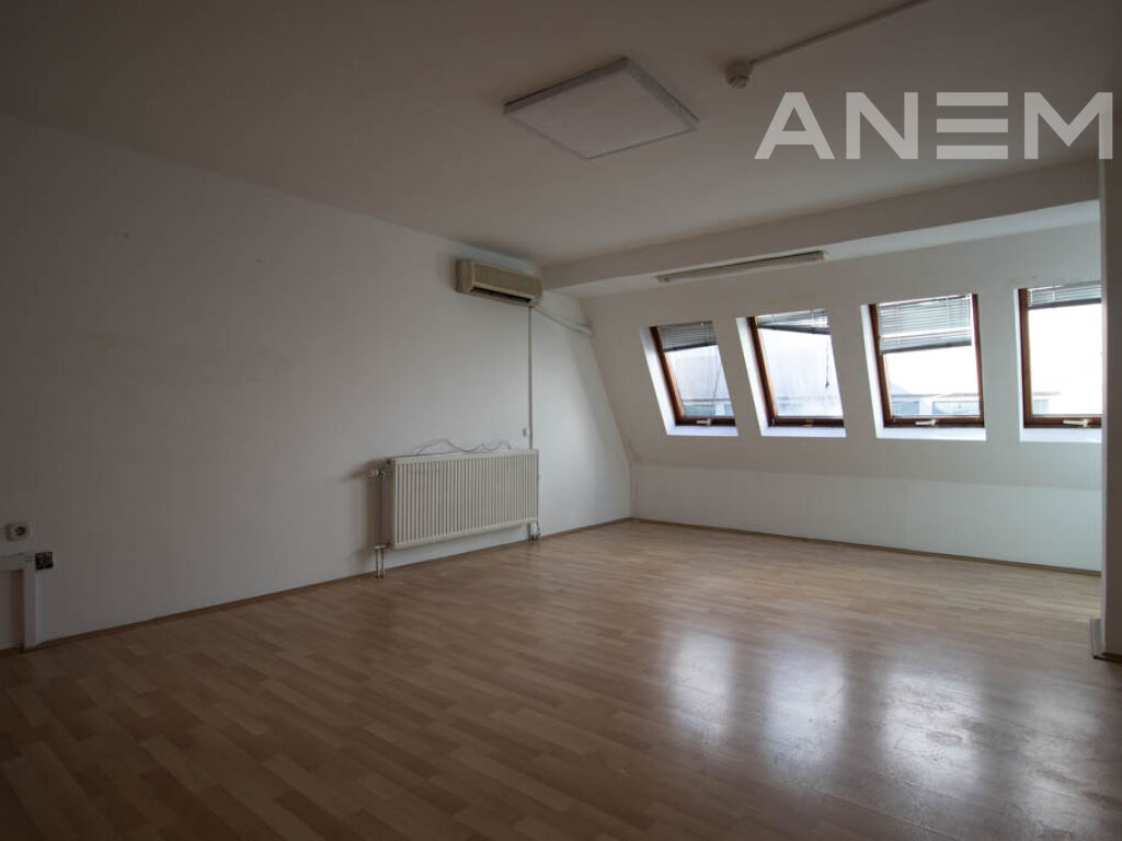 Office for rent 350m² in Pejton neighborhood5