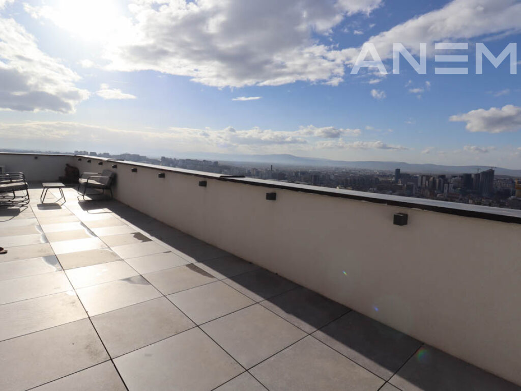 3-bedroom penthouse in the Bregu i Diellit neighborhood17