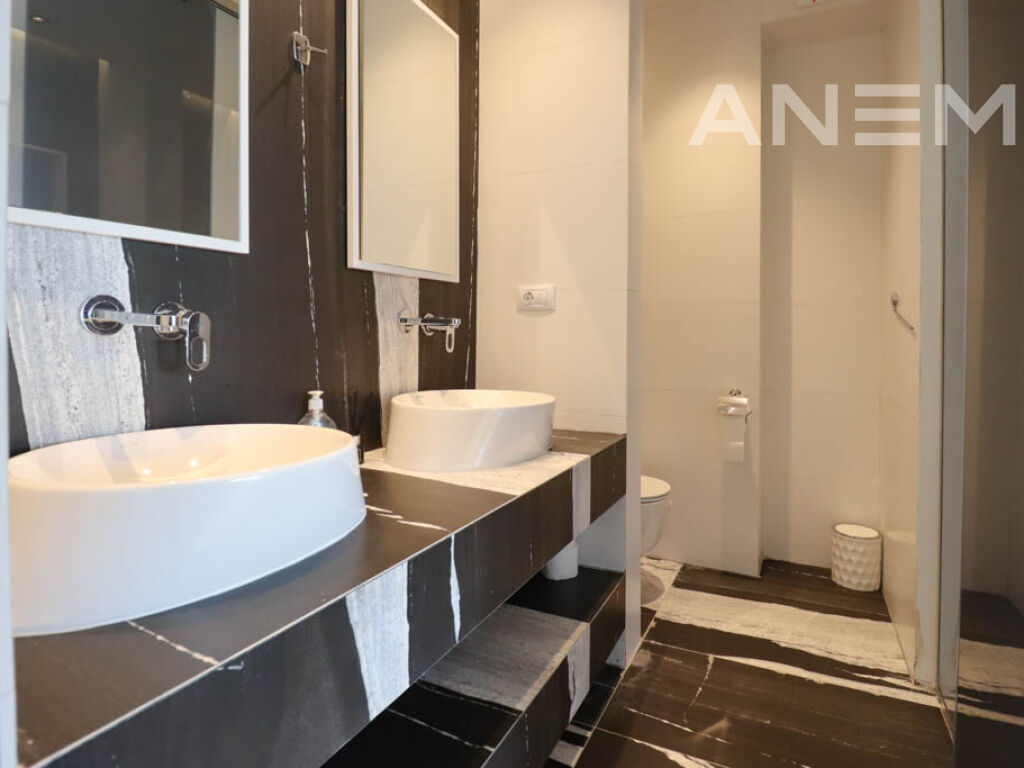 3-bedroom penthouse in the Bregu i Diellit neighborhood14