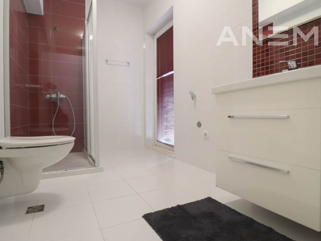 Shtëpi me qira 174m² në Marigona Residence