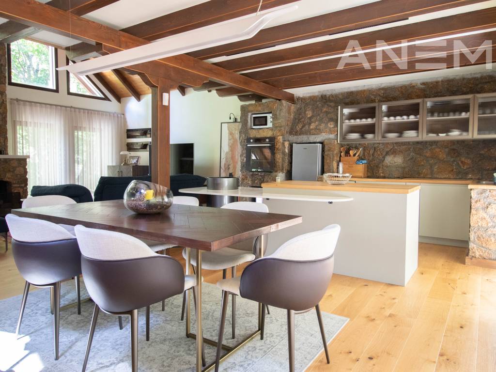 Vila moderne në shitje 253m² në Brezovicë