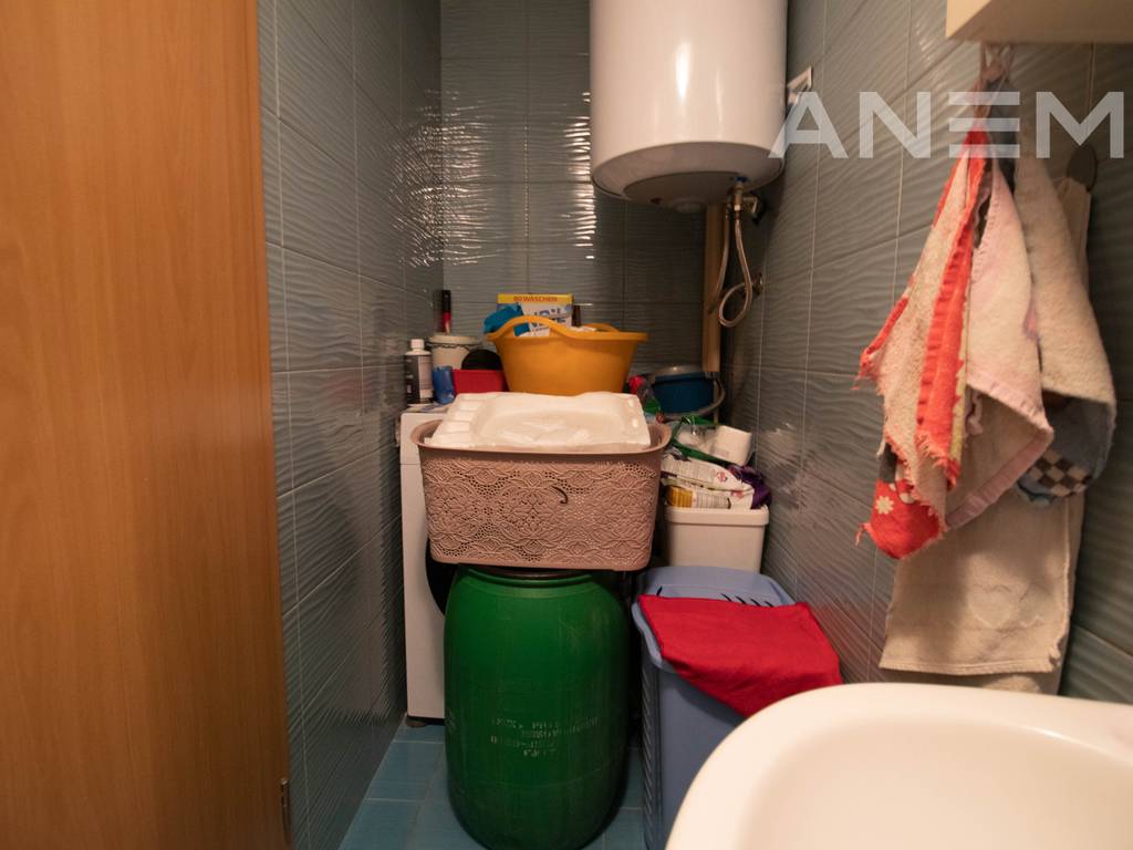 Banesë në shitje 77m² në Qendër