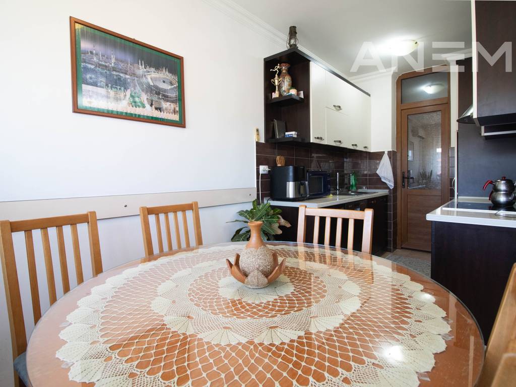 Banesë në shitje 77m² në Qendër