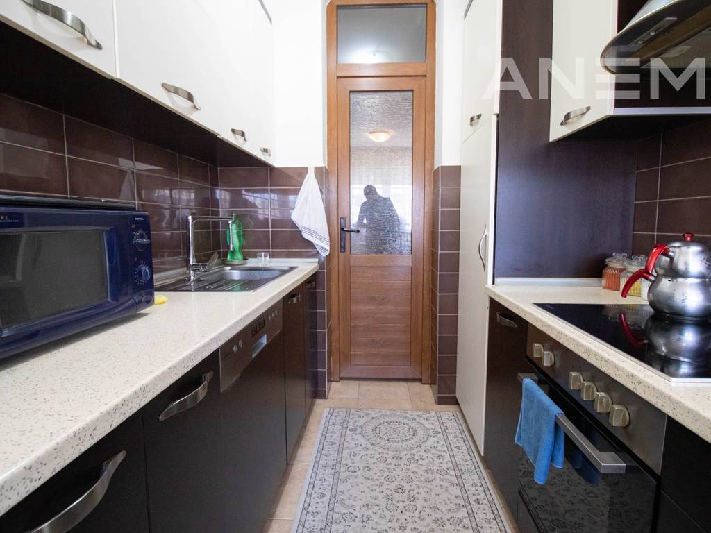 Banesë në shitje 77m² në Qendër