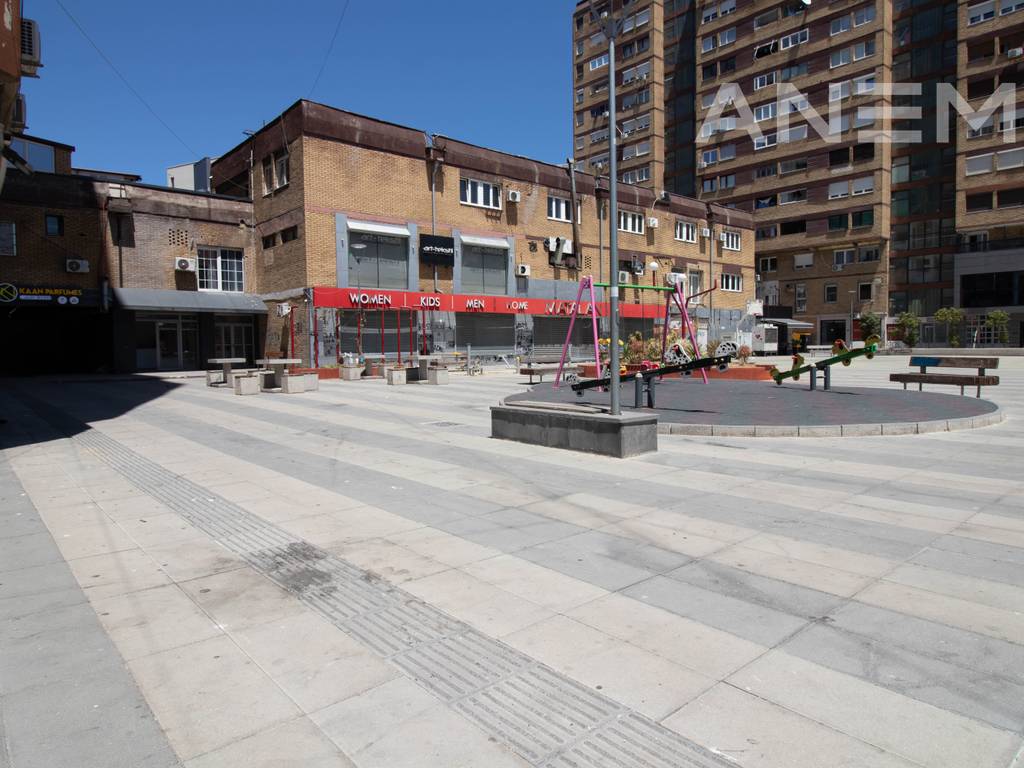 Banesë në shitje 77m² në Qendër