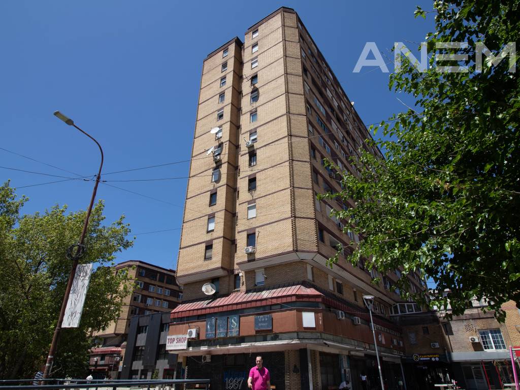 Banesë në shitje 77m² në Qendër