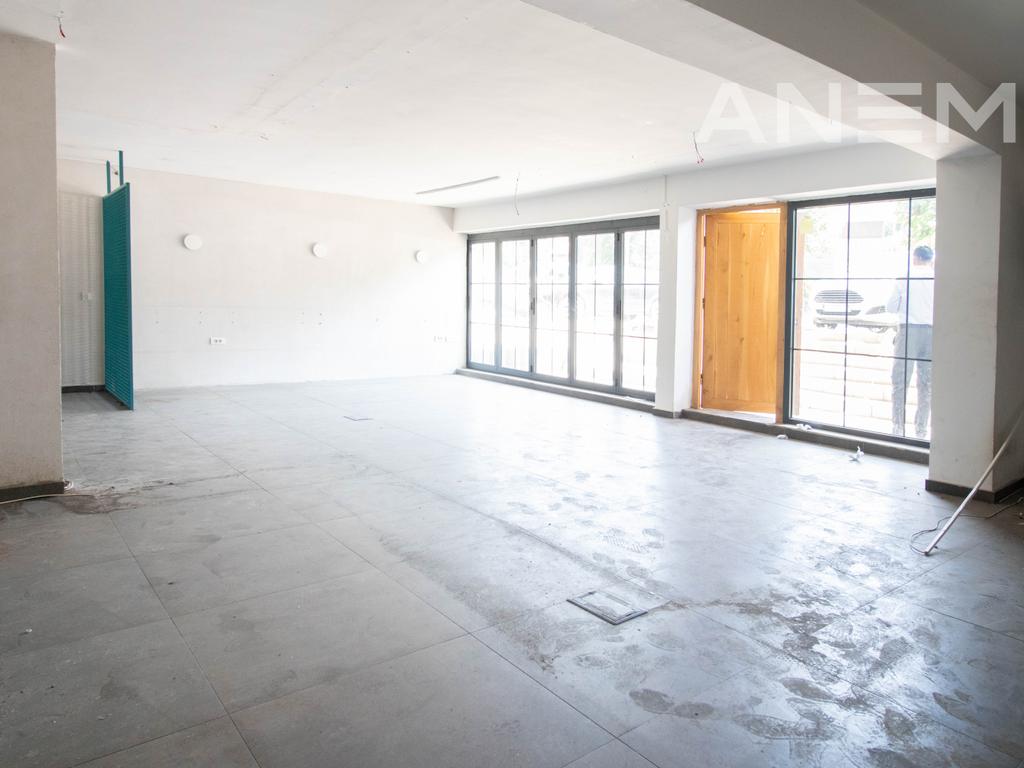 Lokal me qira 120m² në Dardani