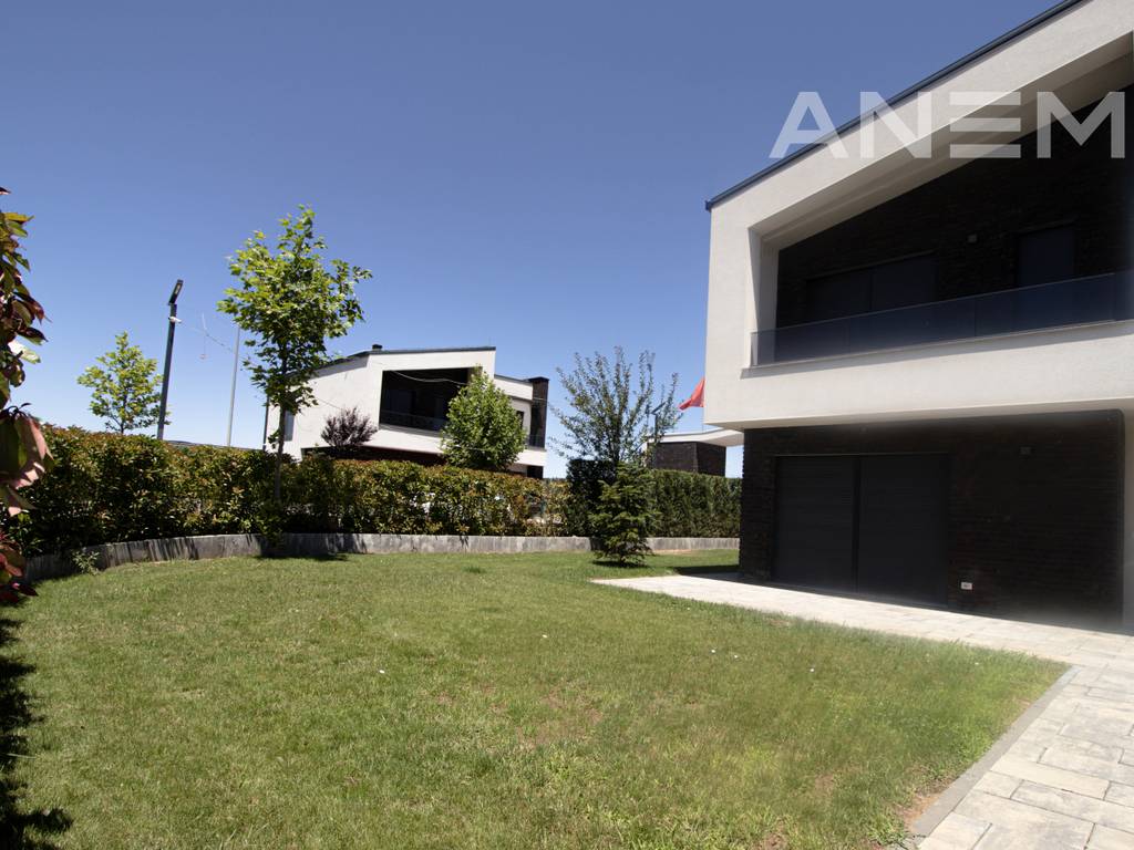 3 bedroom house for rent in Priam neighborhood