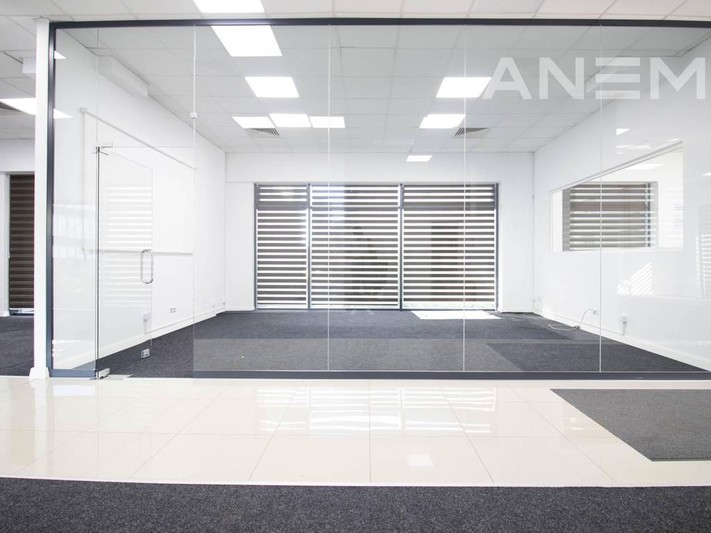 400m² commercial space for rent in the Center
