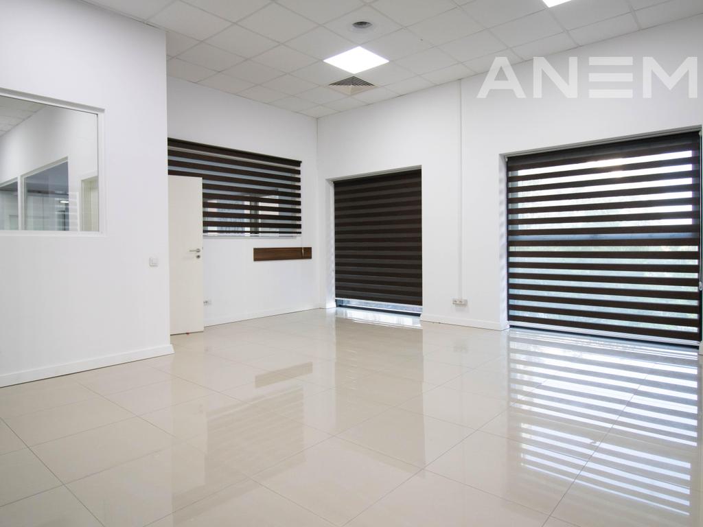 400m² commercial space for rent in the Center