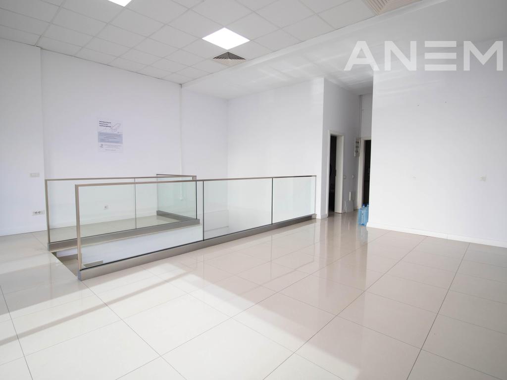 400m² commercial space for rent in the Center