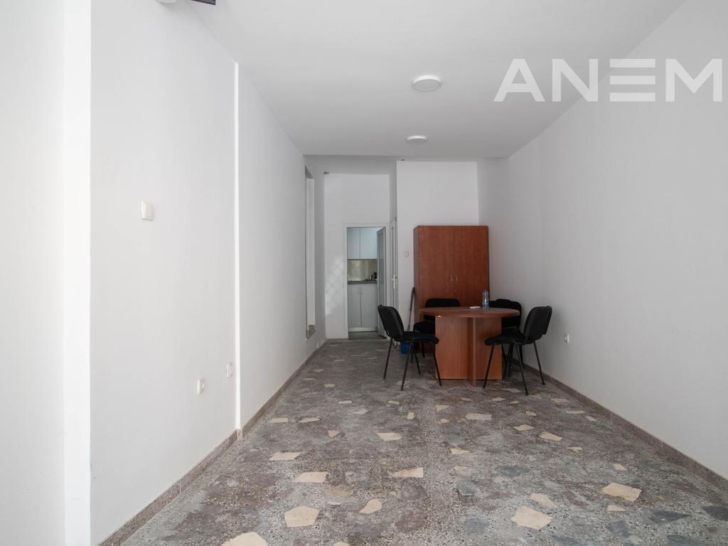 Office for rent 450m² in the Center