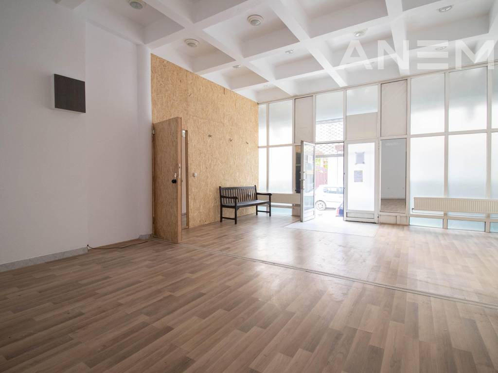 Office for rent 450m² in the Center