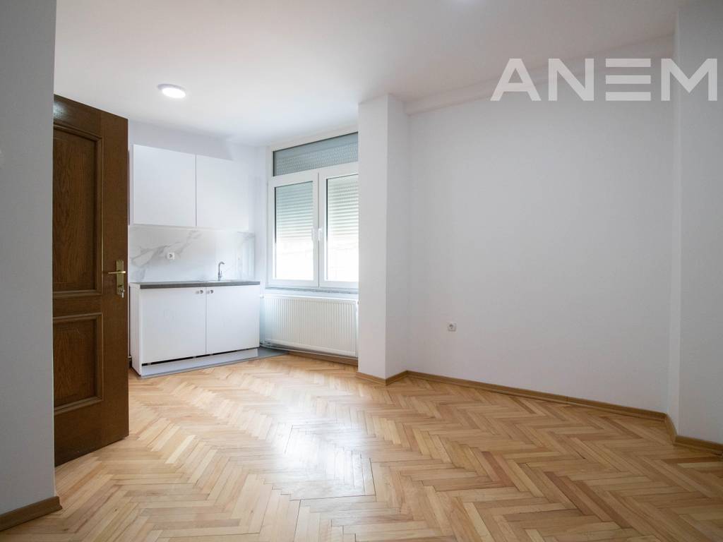 Office for rent 450m² in the Center