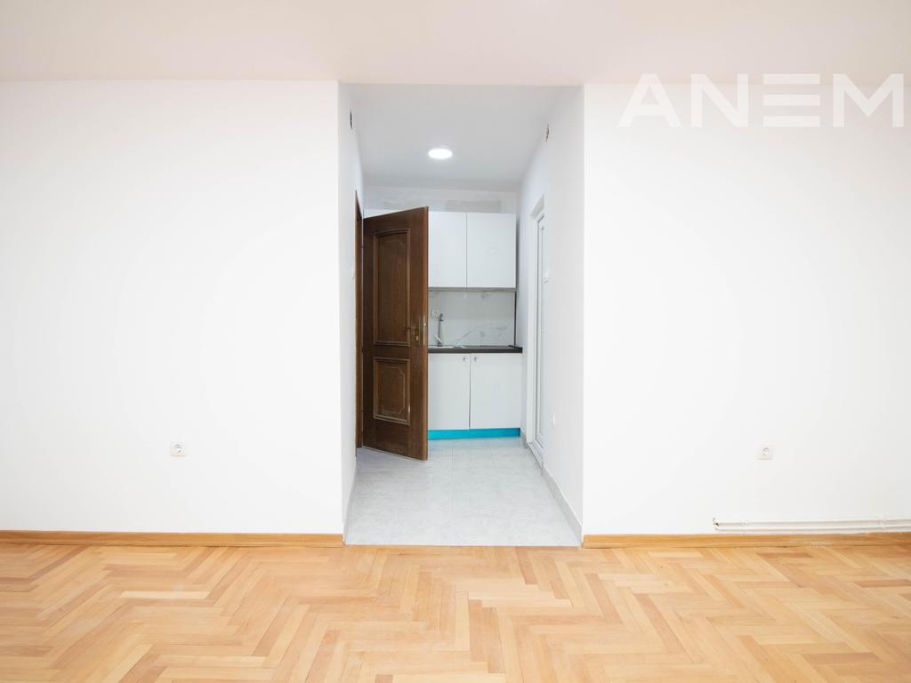 Office for rent 450m² in the Center