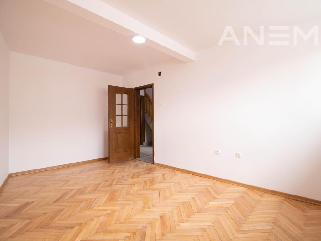 Office for rent 450m² in the Center