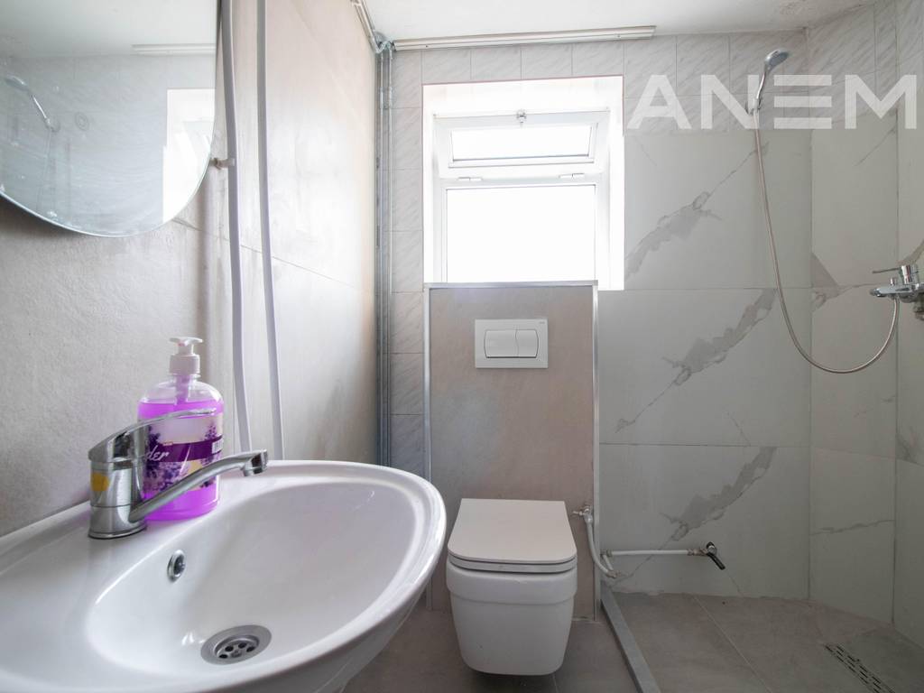 Office for rent 450m² in the Center