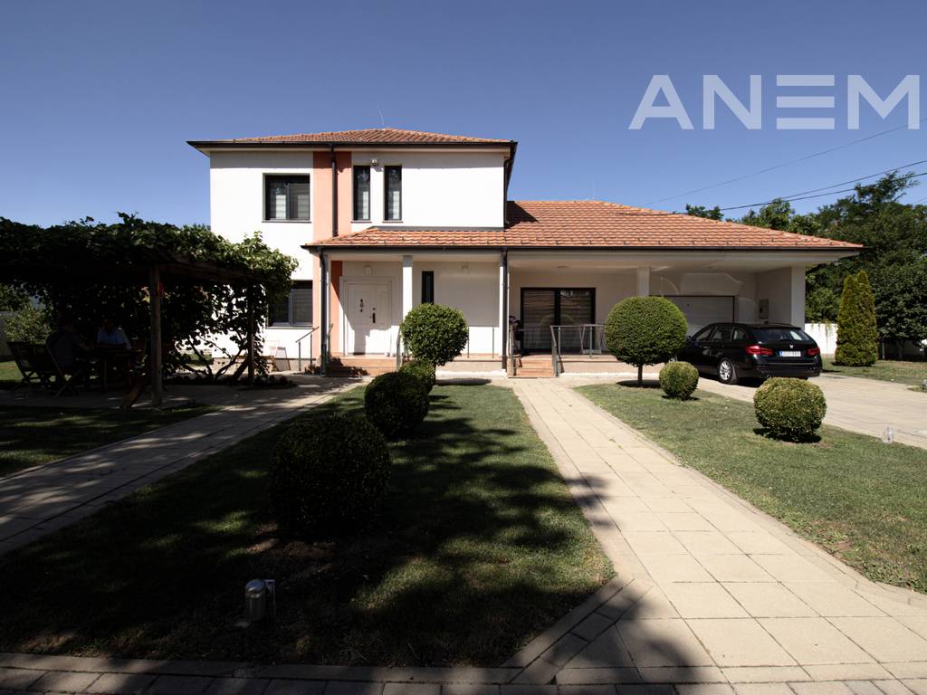Shtëpi në shitje 200m² në Preoce