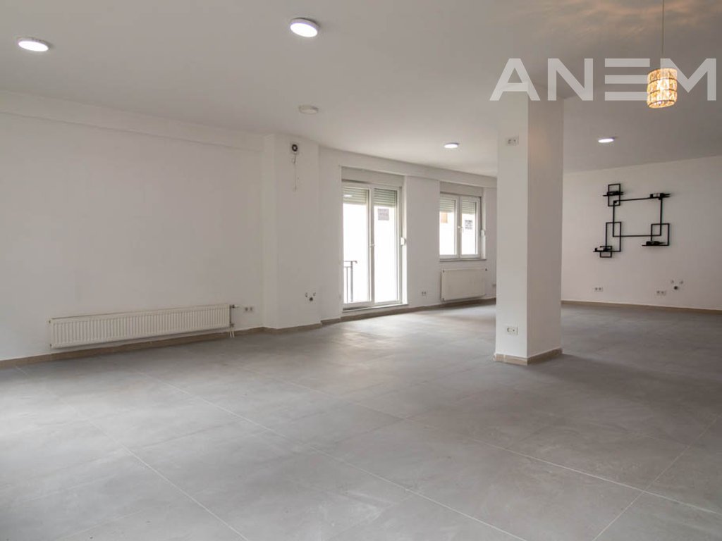 Zyre me qira 89m² në Rrugën B1