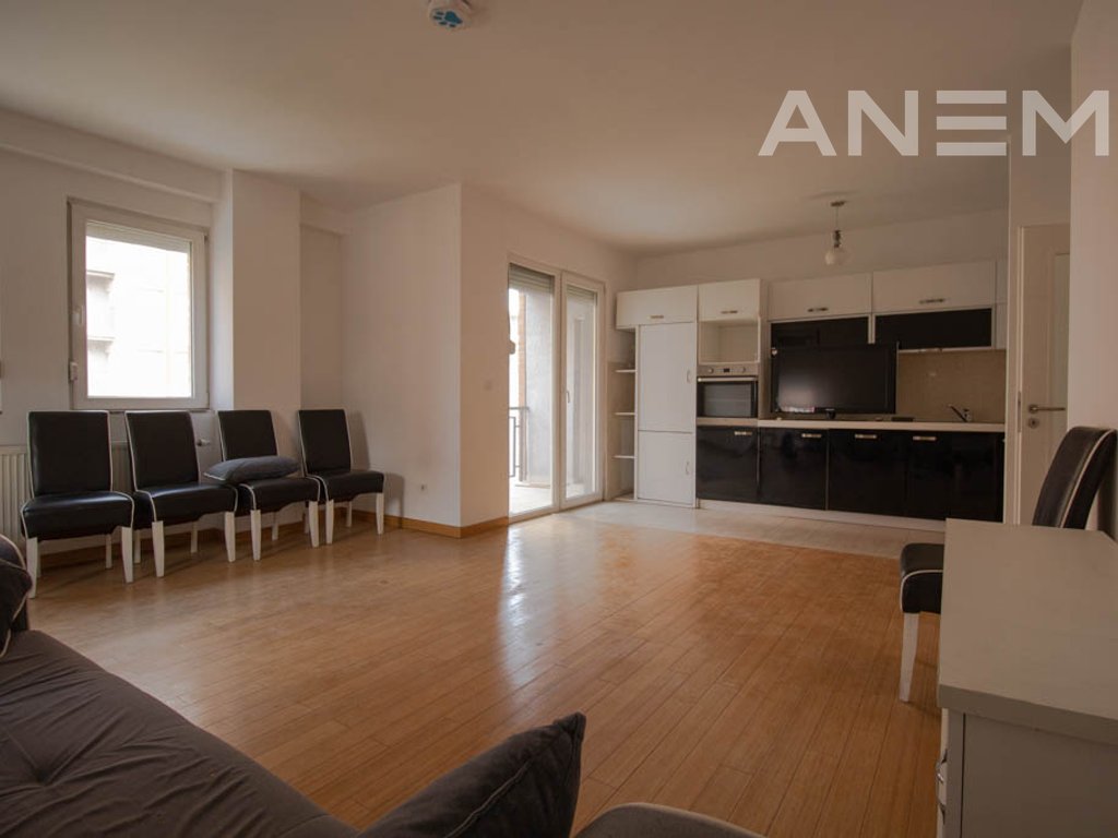 Banesë në shitje 97.8m² në Rrugën B2