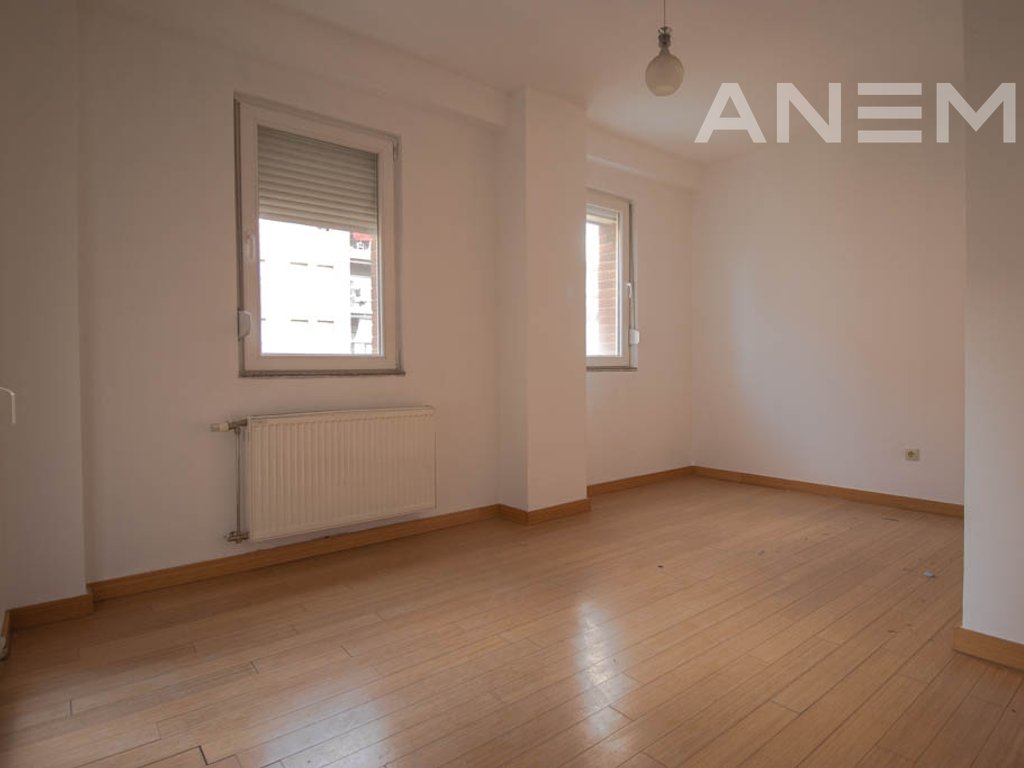 Banesë në shitje 97.8m² në Rrugën B4