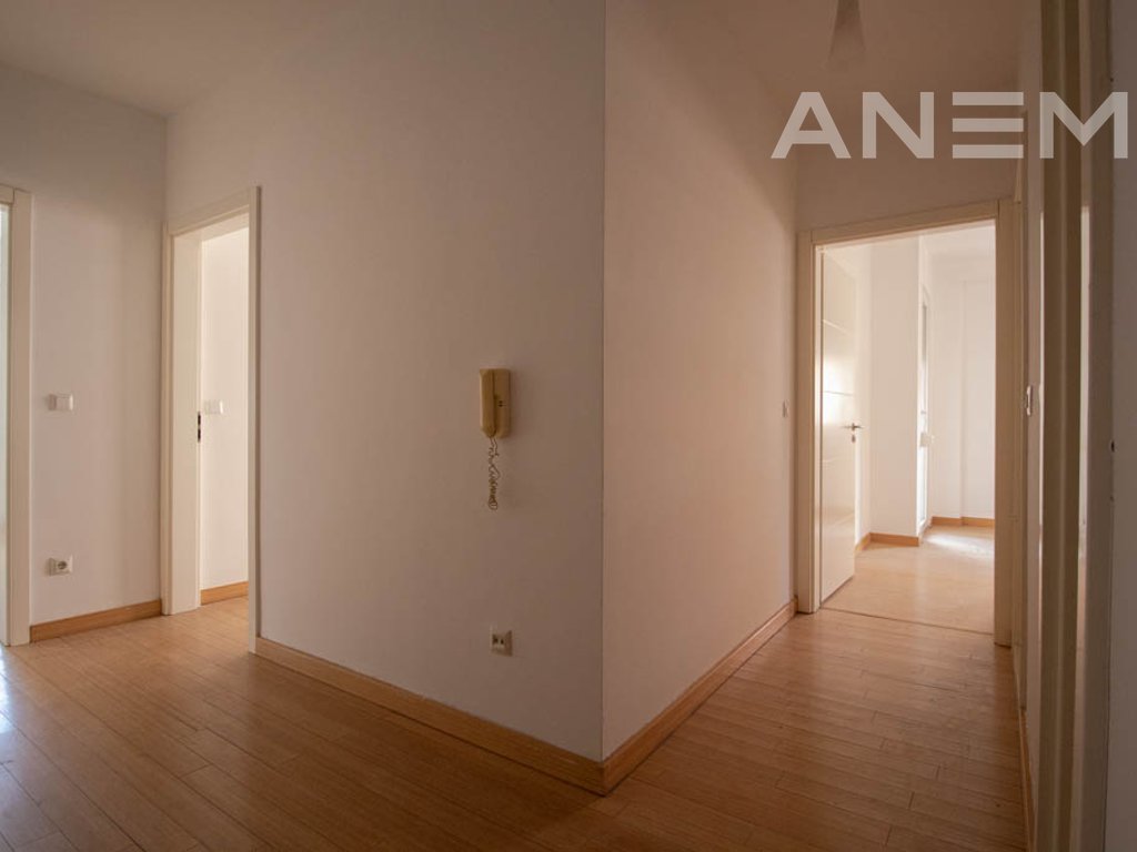 Banesë në shitje 97.8m² në Rrugën B7
