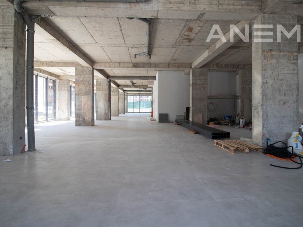 Lokal me qira 426m² në lagjen Arbëri2
