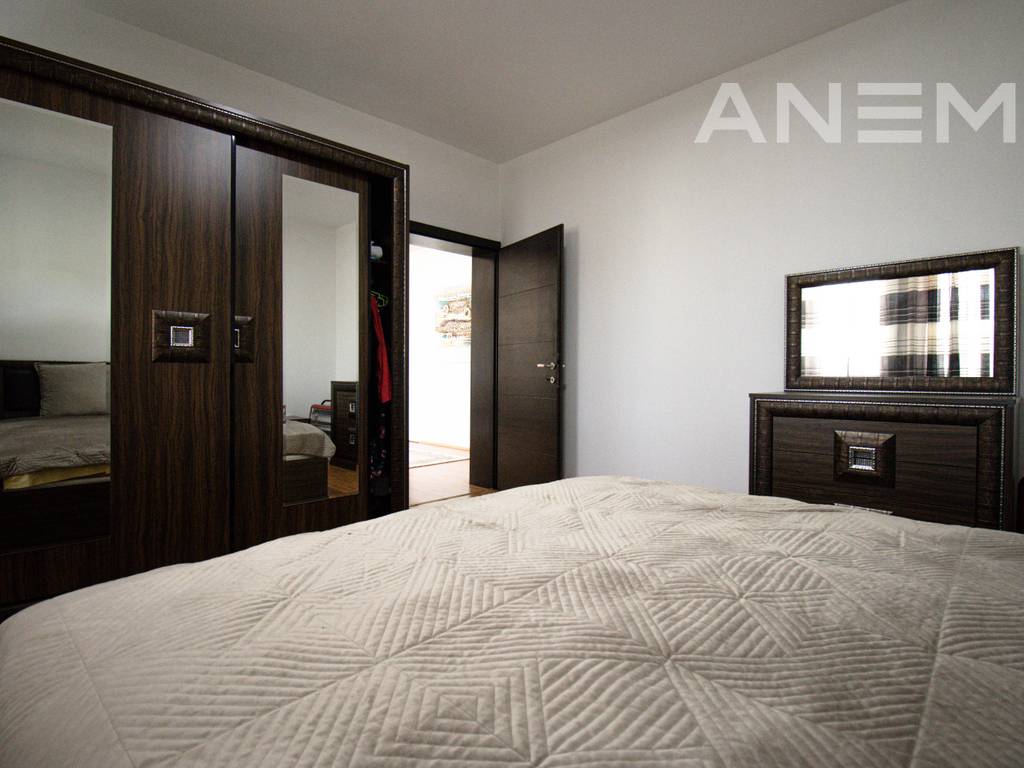 Shtëpi me qira 350m² në Sofali8
