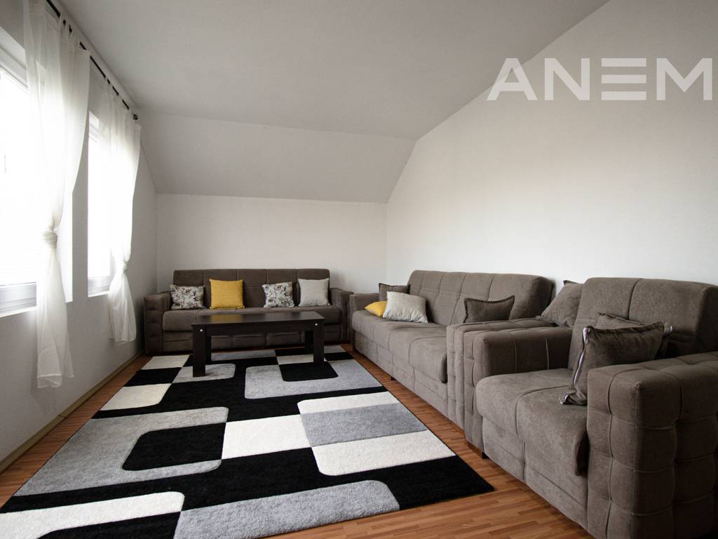 Shtëpi me qira 350m² në Sofali2