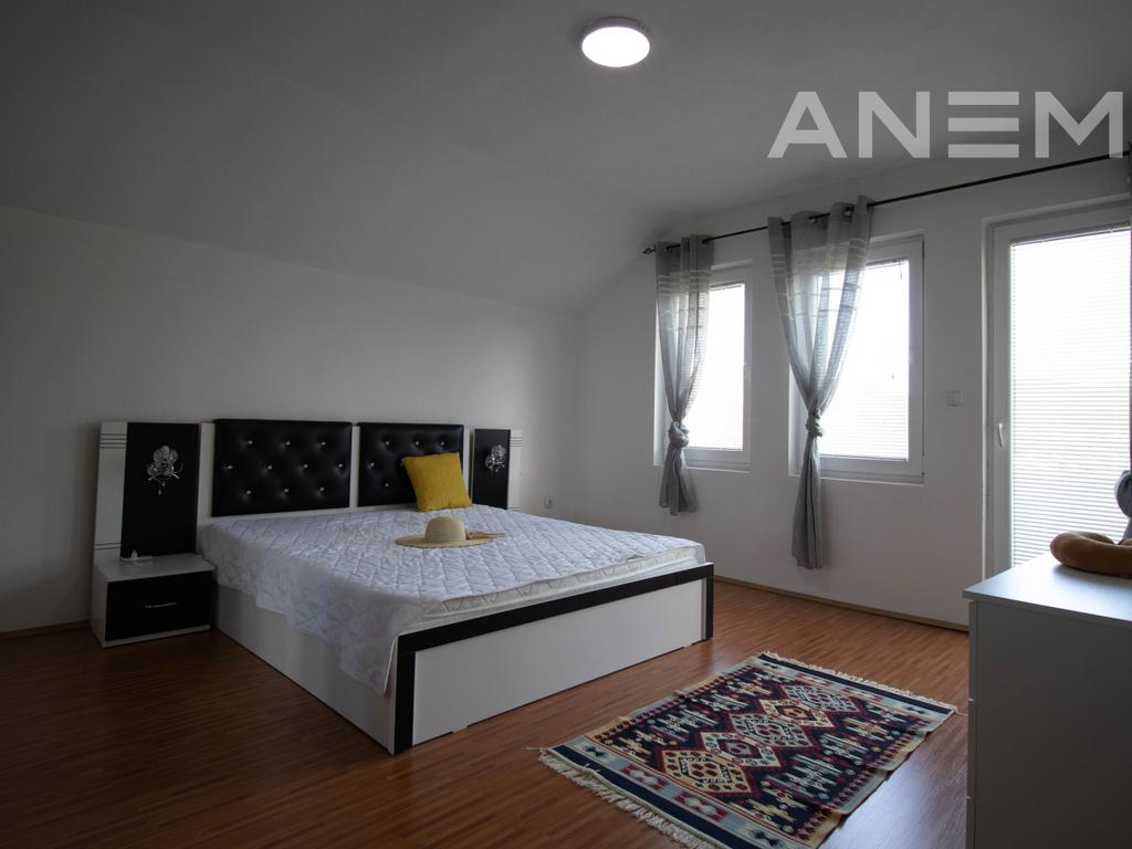 Shtëpi me qira 350m² në Sofali6