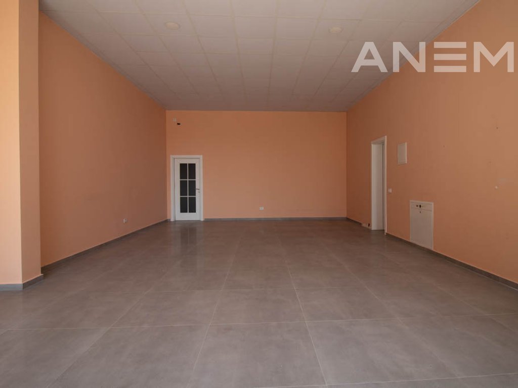 Lokal me qira me 94m² në Arbëri1