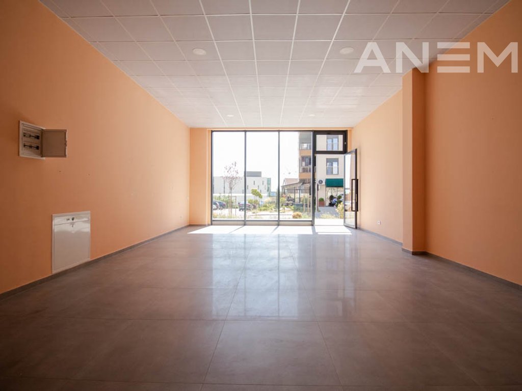 Lokal me qira me 94m² në Arbëri6