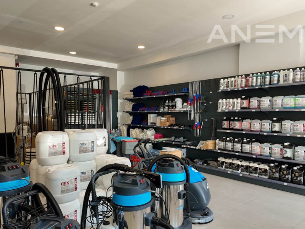 Lokal me qira me 1 hapësirë pune në Rrugën B