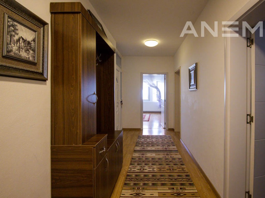 3-bedroom rental house in the Center