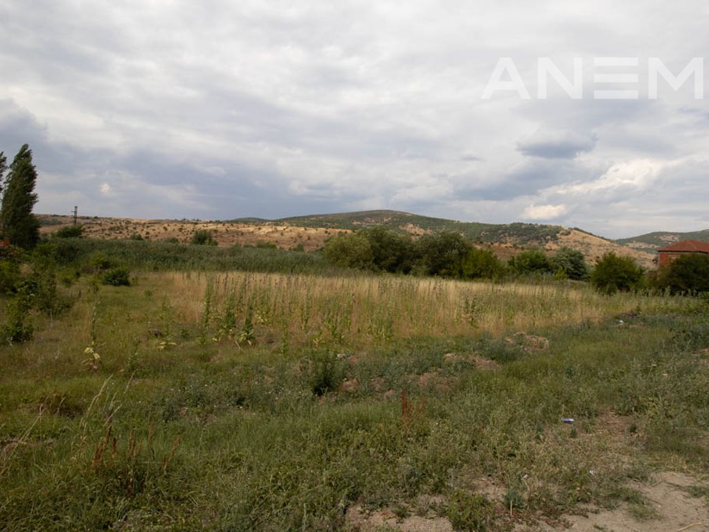 Tokë për shitje 37 ari në Graçanicë