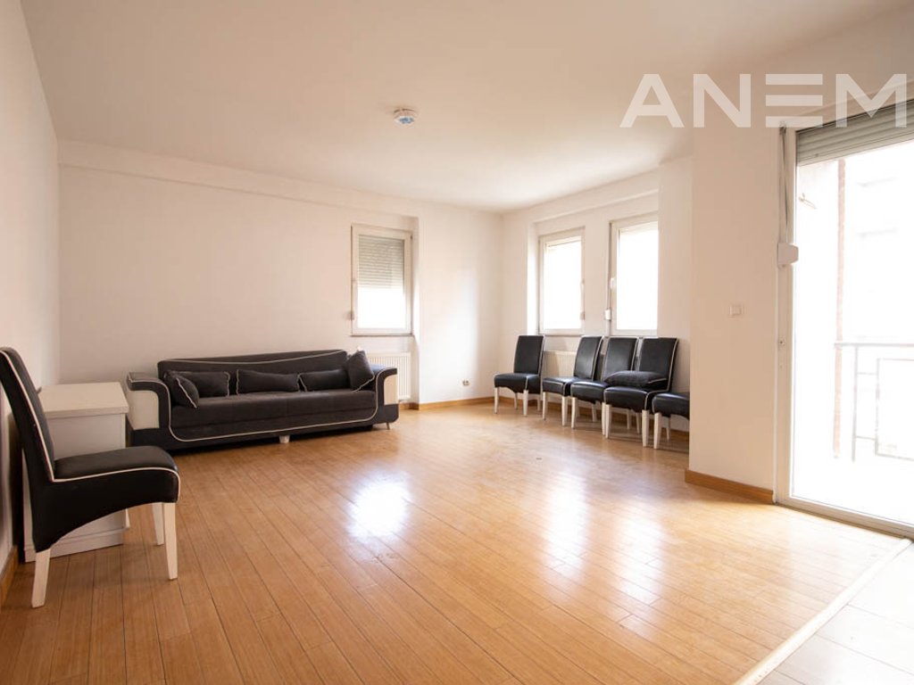 Banesë në shitje 97.8m² në Rrugën B