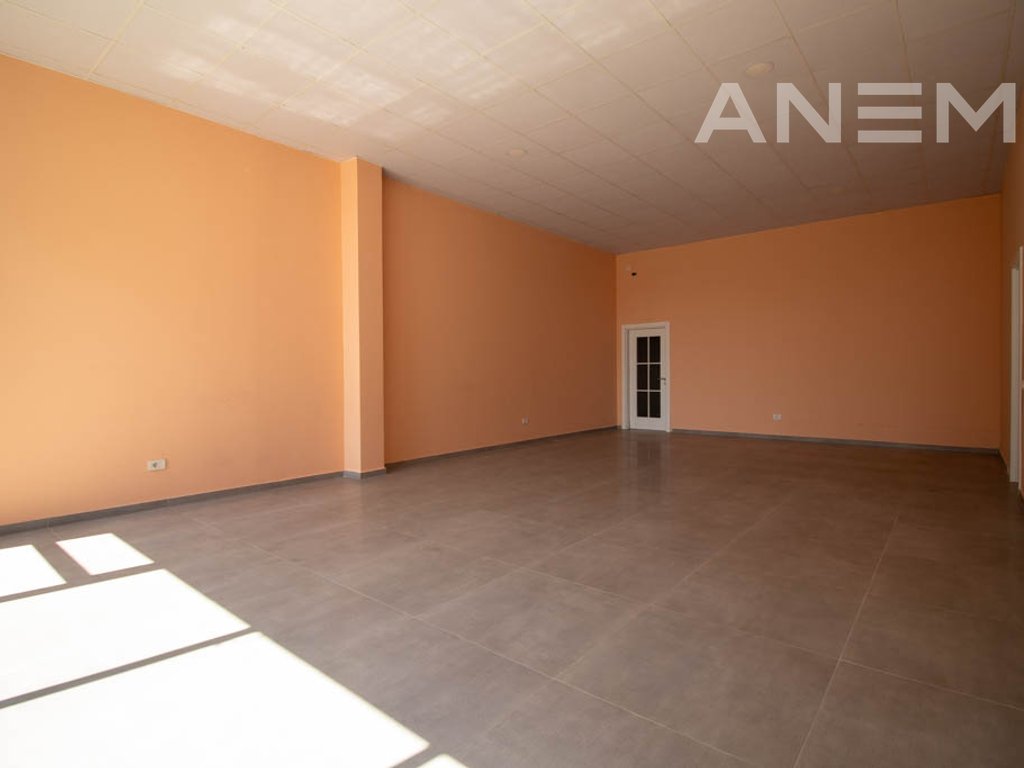 Lokal me qira me 94m² në Arbëri
