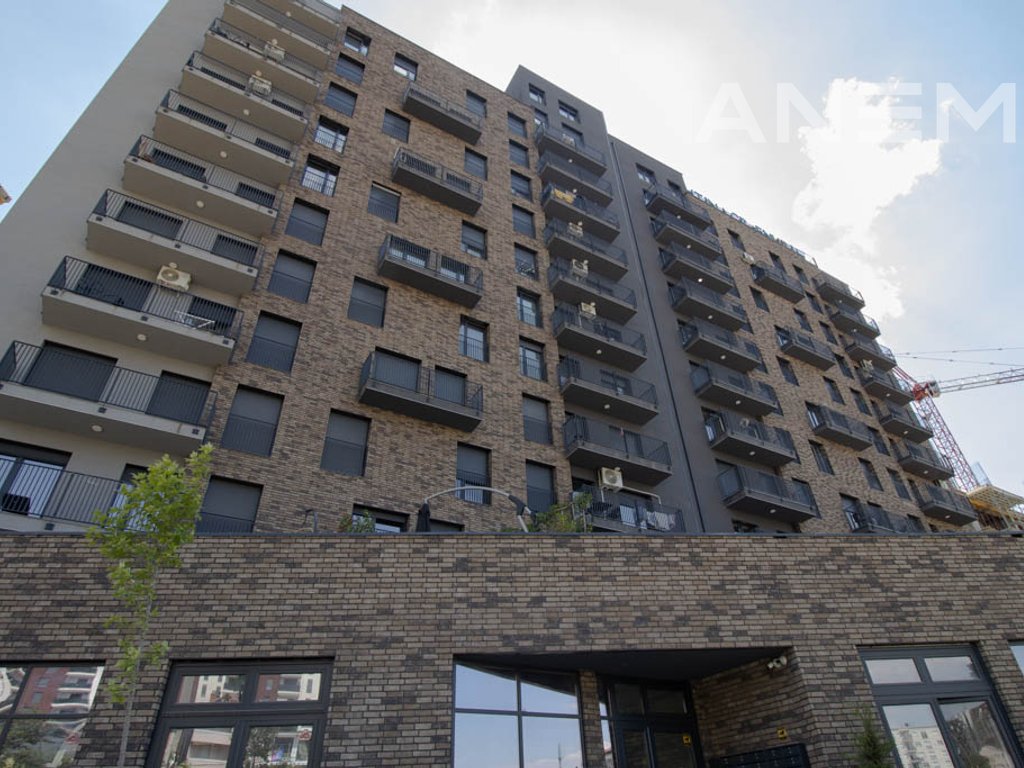 Banesë në shitje 107m² + 130m² te Prishtina e Re
