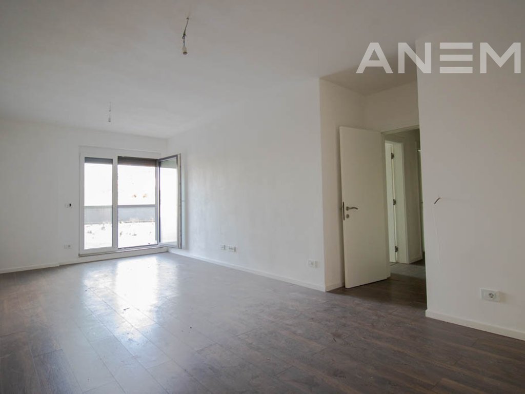 Banesë në shitje 107m² + 130m² te Prishtina e Re2