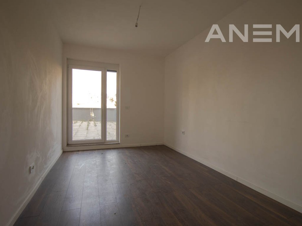 Banesë në shitje 107m² + 130m² te Prishtina e Re5