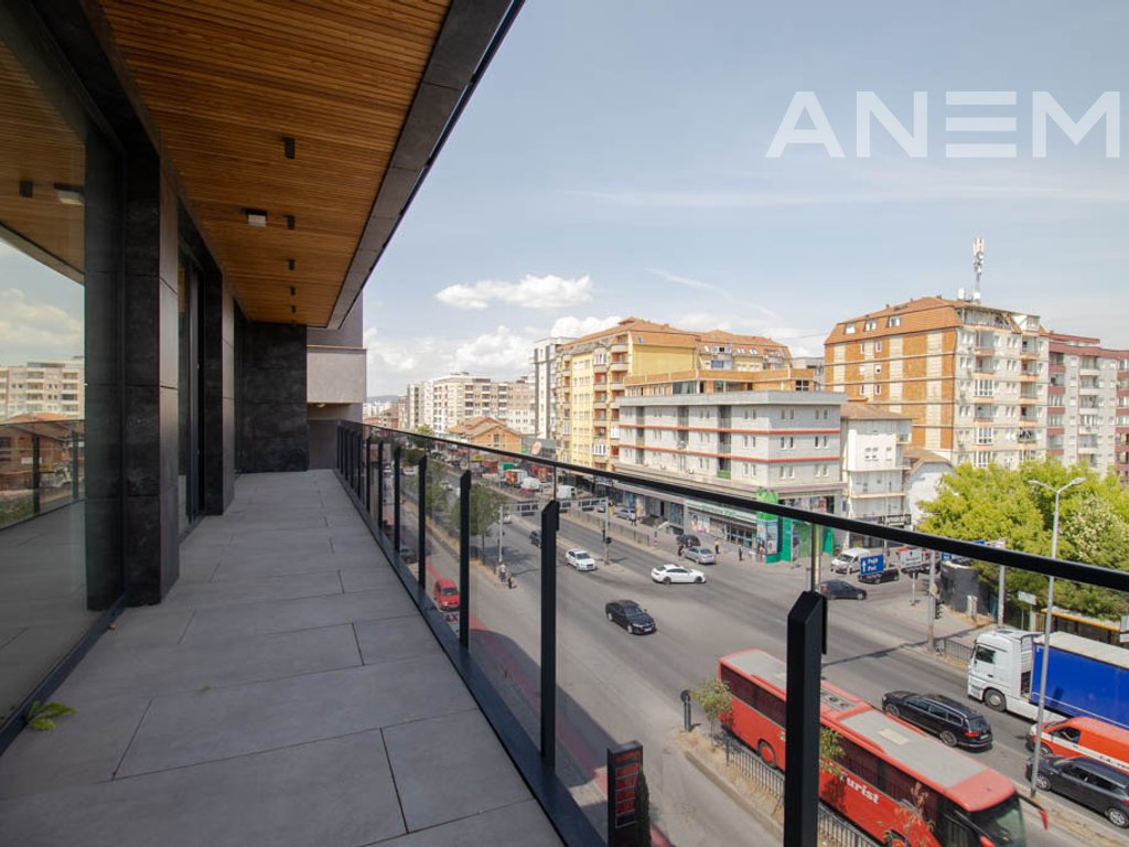 Zyre me qira 200m² në Fushë Kosovë3