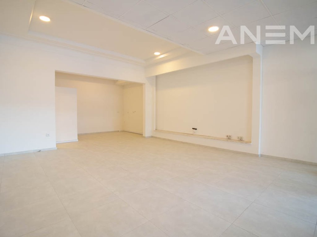 Lokal me qira me 48m² në Qendër1