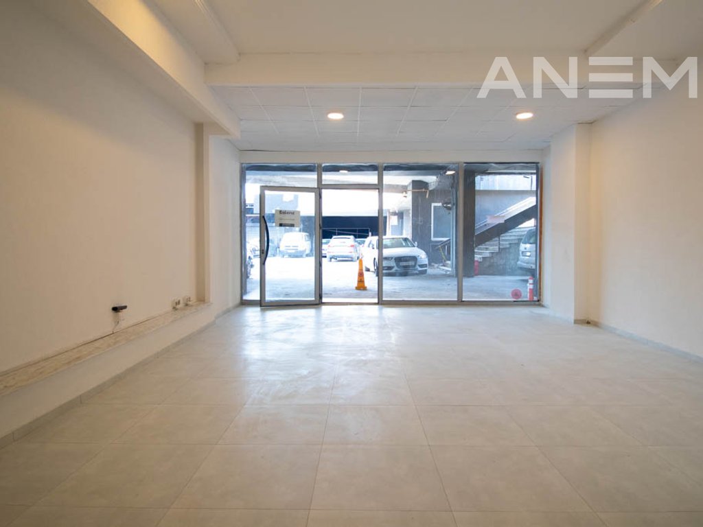 Lokal me qira me 48m² në Qendër3