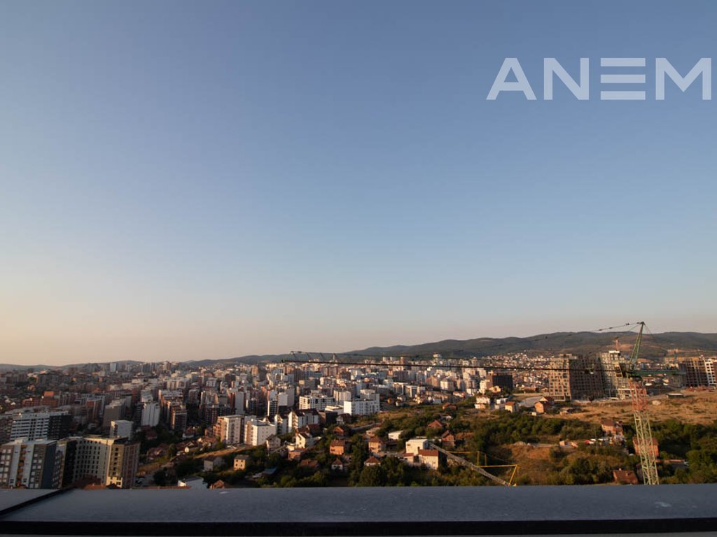 Penthouse në shitje 190m² + 80m² tarracë në Prishtinë të Re